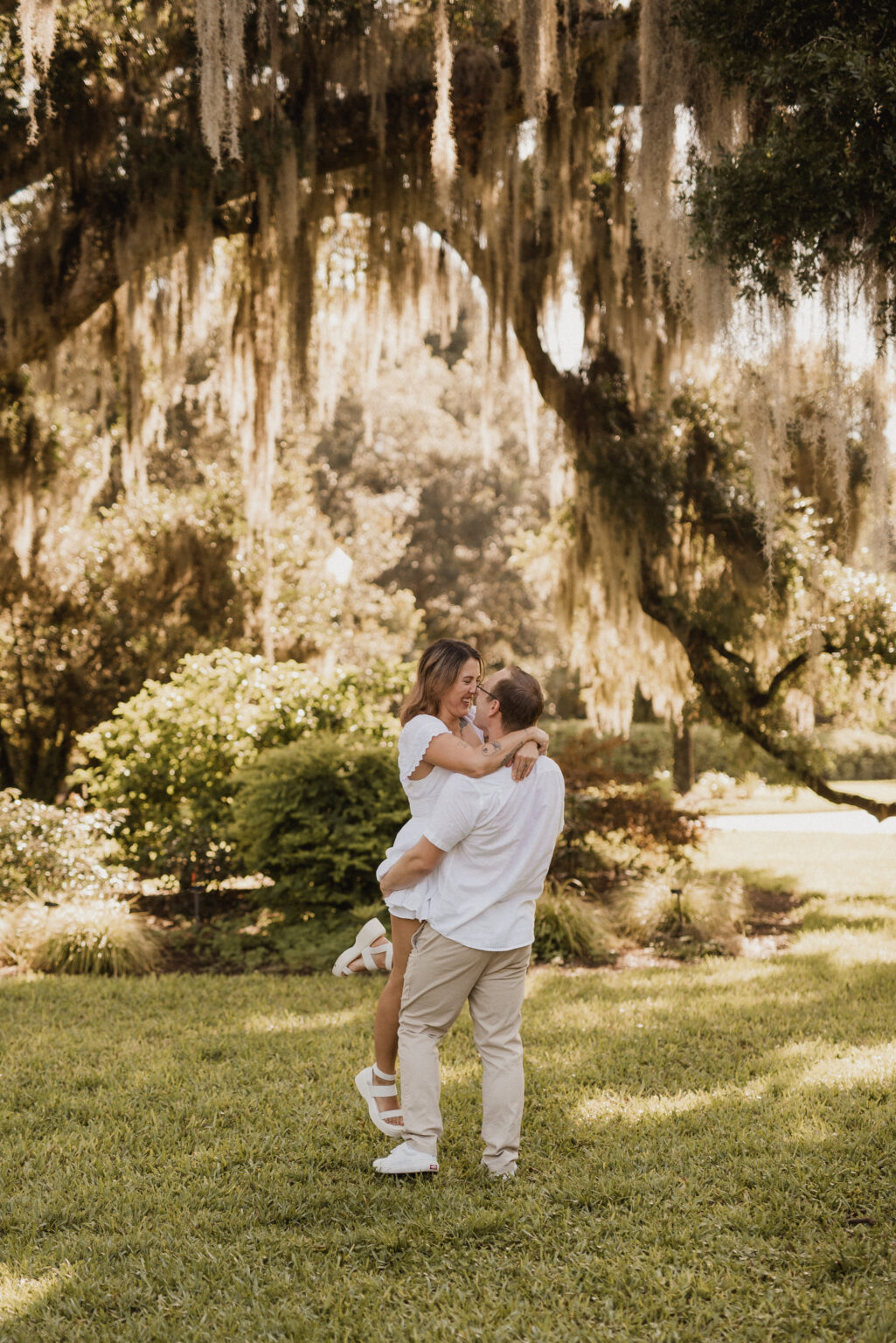 Orlando Engagement session, Elopement and Professional local wedding photographer photography weddings photographers near me winter park maitland altamonte springs winter garden winter springs photo packages