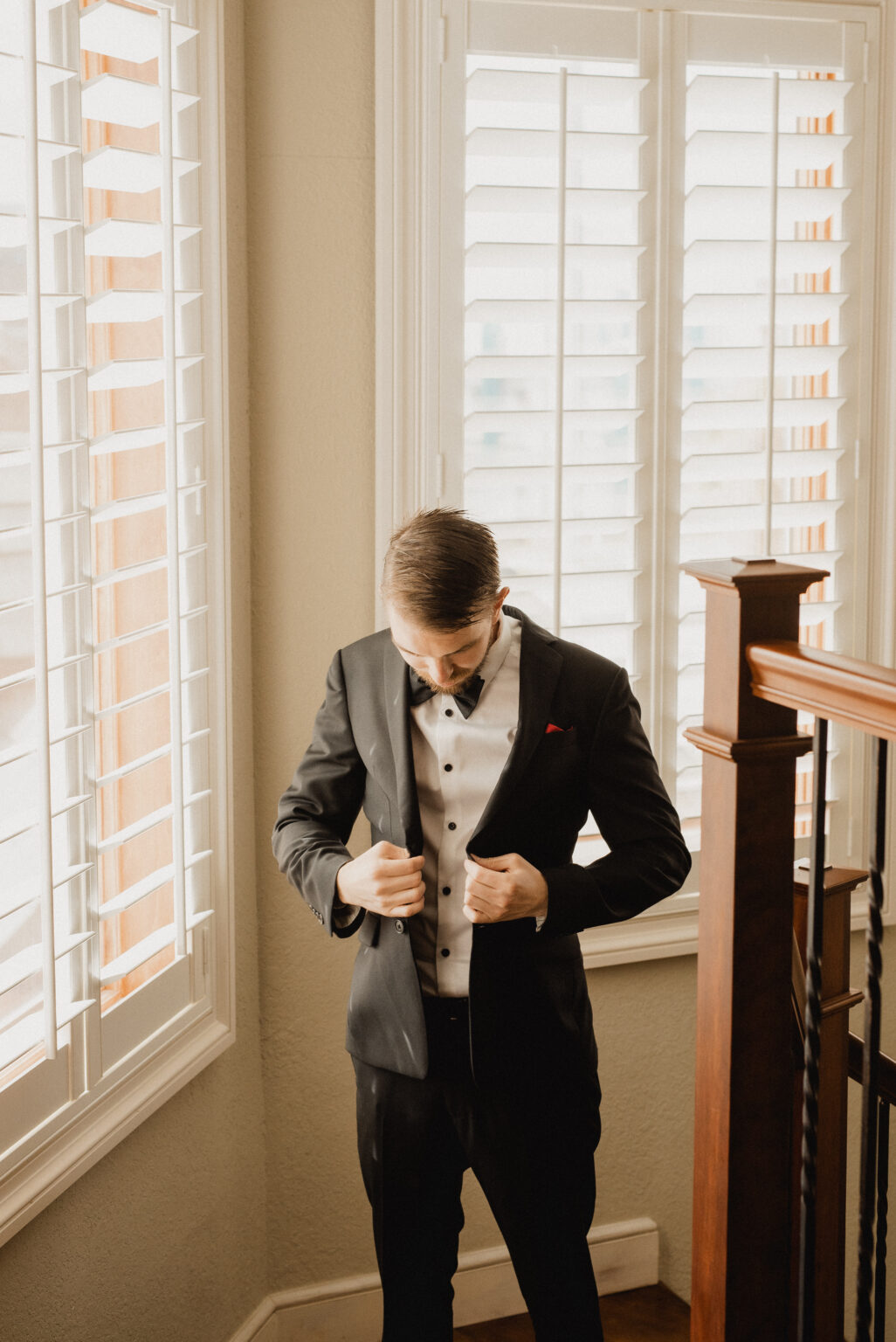 Lonching & Shamus had a beautiful beach house Airbnb elopement in Cocoa Beach last Friday, which included family, their fur baby & traditions ❤️ I feel incredibly lucky to have been apart of their special day! It was my first time capturing a tea ceremony which was so meaningful. They did an incredible job with putting everything together!! & you guys know Me…I literally couldn’t stop taking adorable shots of their Yorkie Griffin 🥹 haha I hope everyone has a safe and memorable Thanksgiving with their friends and families!