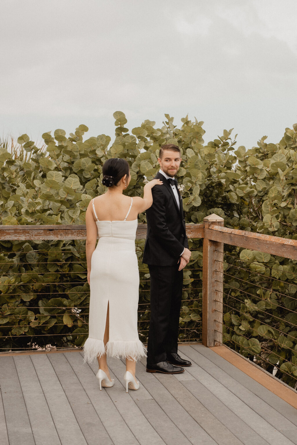 Lonching & Shamus had a beautiful beach house Airbnb elopement in Cocoa Beach last Friday, which included family, their fur baby & traditions ❤️ I feel incredibly lucky to have been apart of their special day! It was my first time capturing a tea ceremony which was so meaningful. They did an incredible job with putting everything together!! & you guys know Me…I literally couldn’t stop taking adorable shots of their Yorkie Griffin 🥹 haha I hope everyone has a safe and memorable Thanksgiving with their friends and families!