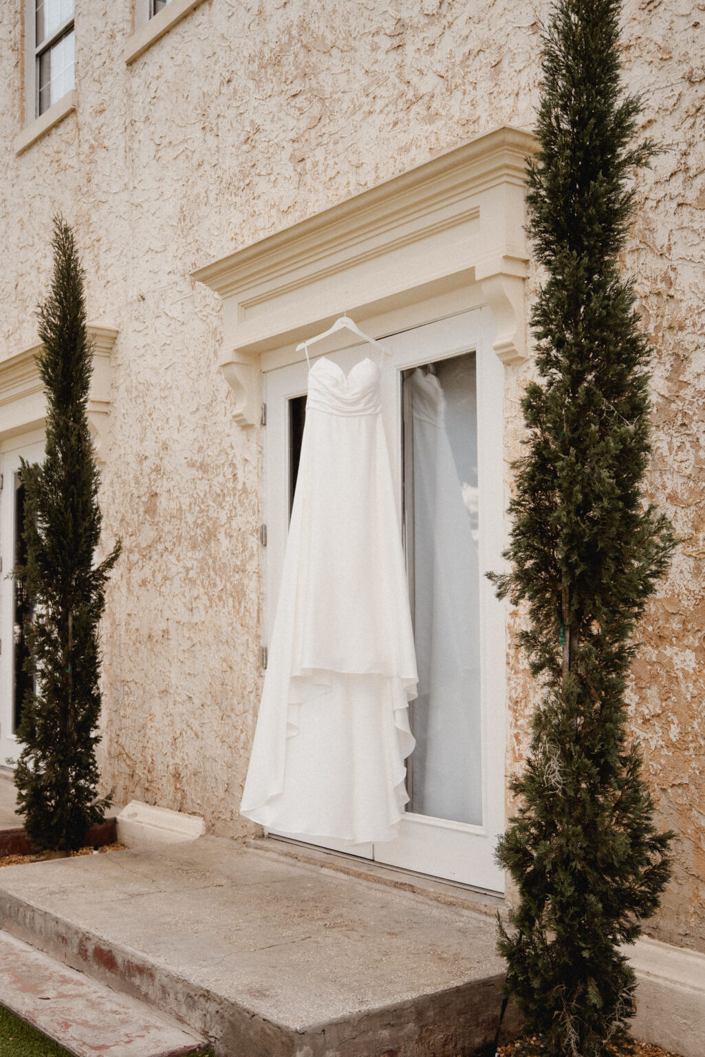 Orlando Engagement session, Elopement and Professional local wedding photographer photography weddings photographers near me winter park maitland altamonte springs winter garden winter springs bella cosa lake wales wedding venue photo packages