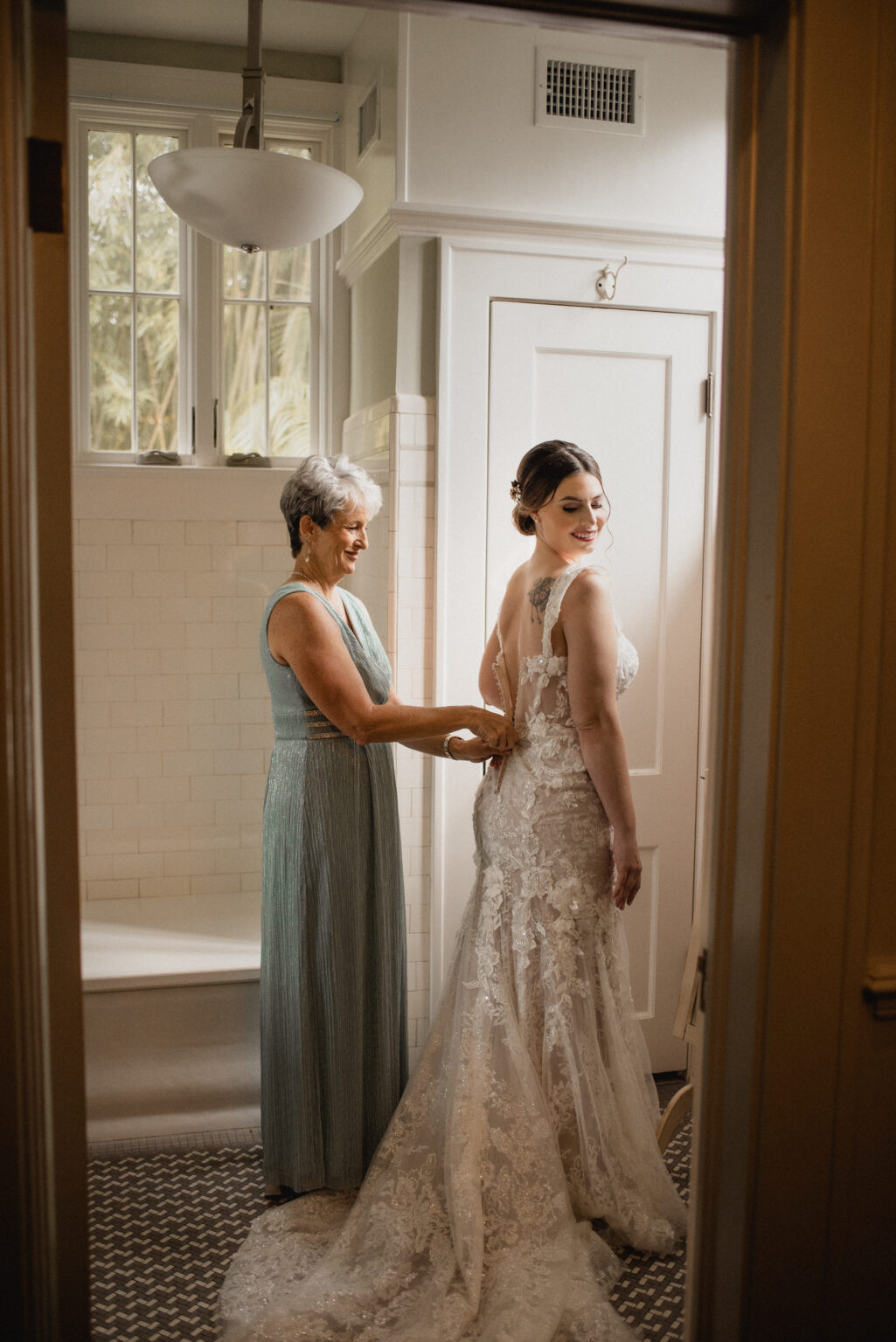 Central Florida Downtown Orlando Destination Elopement, Wedding Vendor Vendors, Engagement Photographer Photographers, Elopement and Wedding Venue Weddings Portrait Engagement Casa Feliz Wedding Venue Winter Park Florida Photography Packages The Capen House Wedding Venue