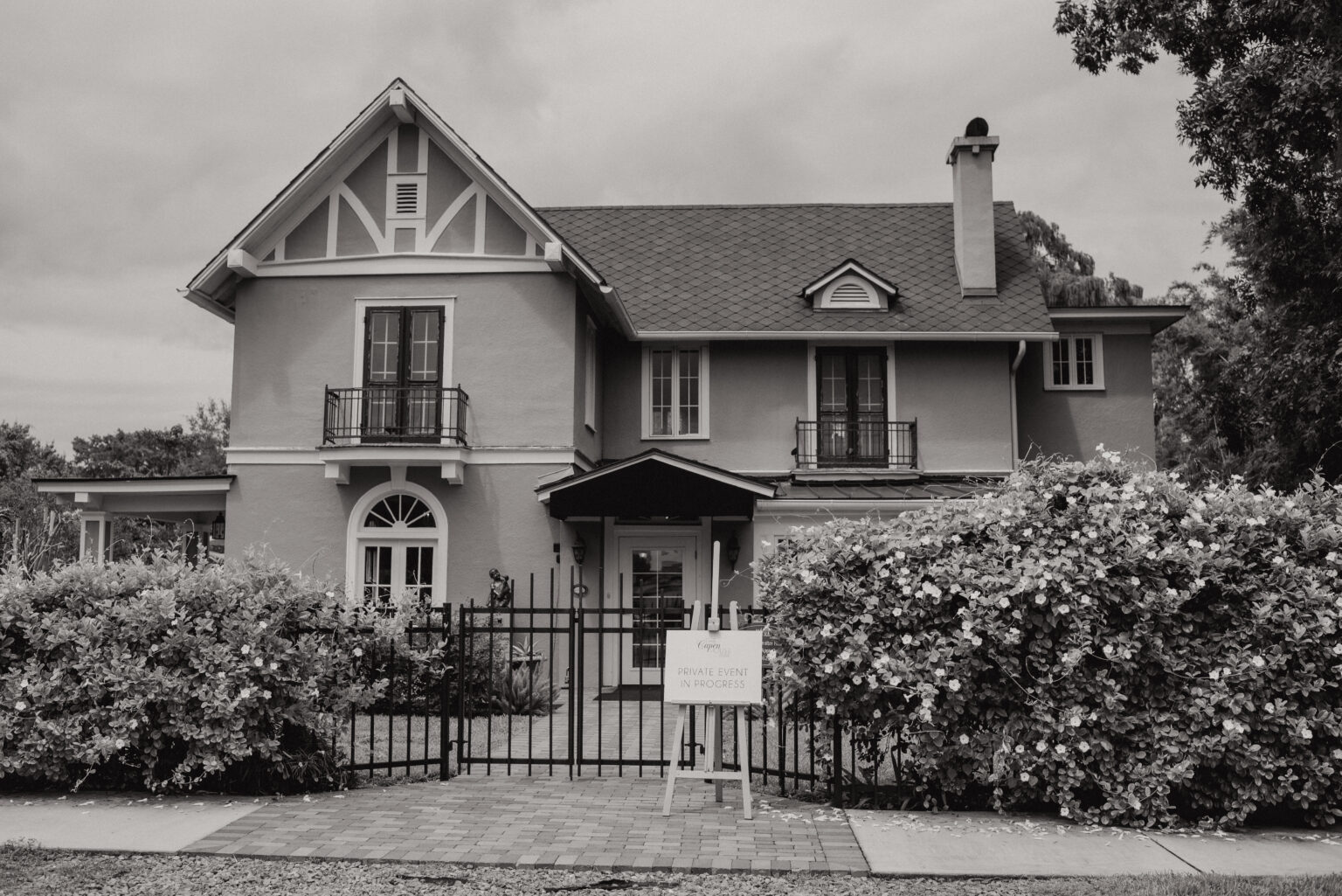 Central Florida Downtown Orlando Destination Elopement, Wedding Vendor Vendors, Engagement Photographer Photographers, Elopement and Wedding Venue Weddings Portrait Engagement Casa Feliz Wedding Venue Winter Park Florida Photography Packages The Capen House Wedding Venue